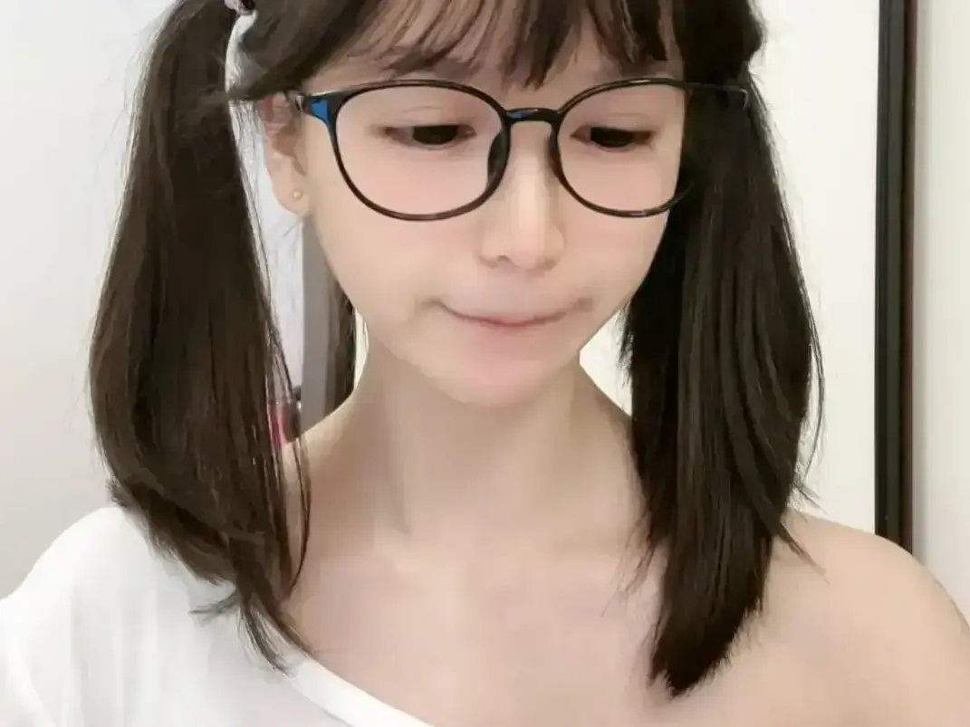 《萌小栖》天才交易员咯咯哒vlog原视频无删减全集免费畅播_完整版_极速获取_纯净观影沉浸感拉满_高清资源值得二刷细品咯咯哒的一天