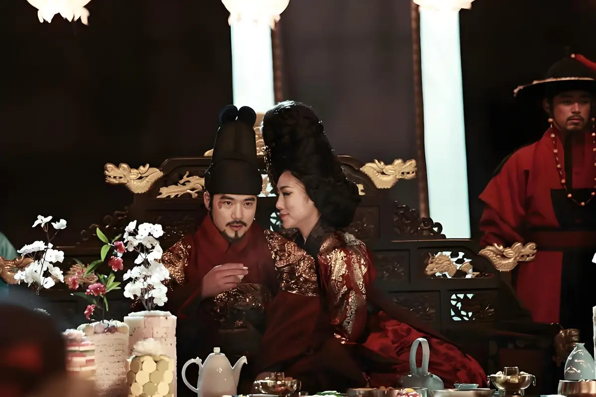 《奸臣》未删减版HD高清免费在线观看-韩国电影奸臣完整版无广告播放-尽享高清画质