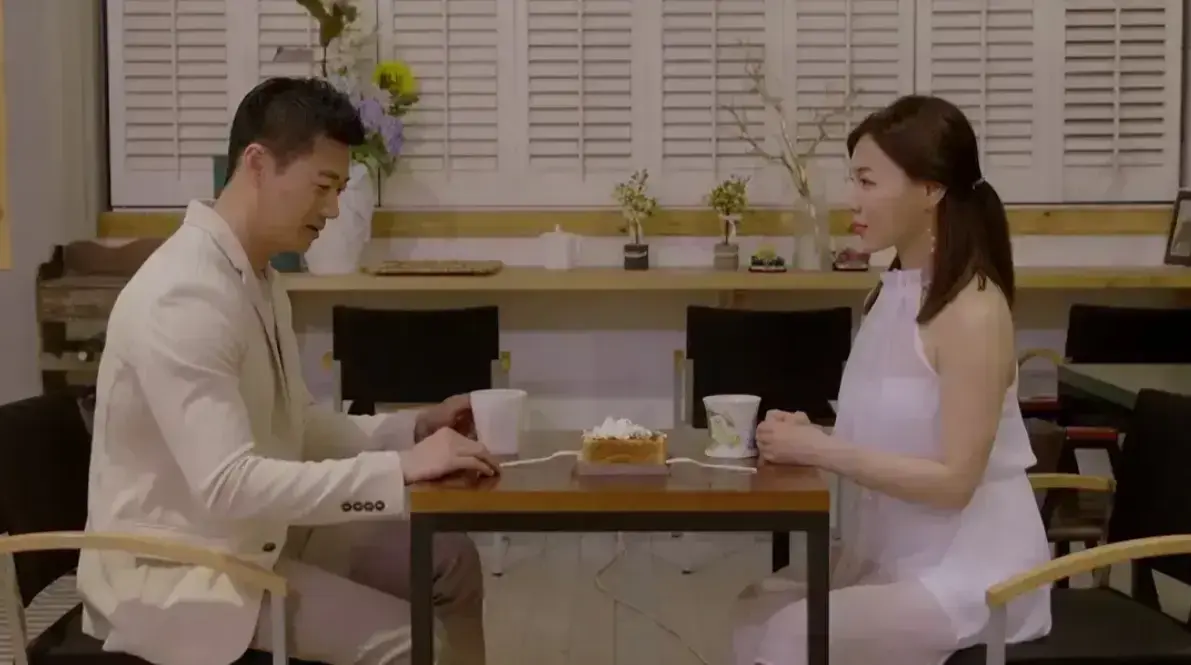 《邻居家妻子》韩国电影未删减1080P韩语中字-我邻居的老婆高清完整版-百度网盘夸克迅雷下载-乏味婚姻情感越界在线观看邻居家妻子