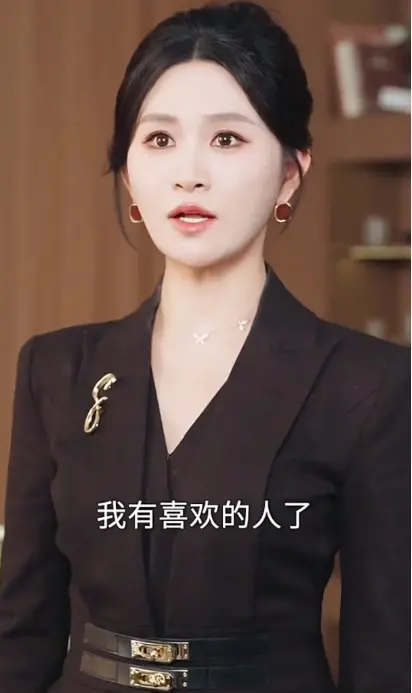 《高手回归，给美女总裁当弟弟》全集高清免费看—短剧高手回归给美女总裁当弟弟全剧集在线—1080P无删减版无广告播放—高清完整版一键流畅观看
