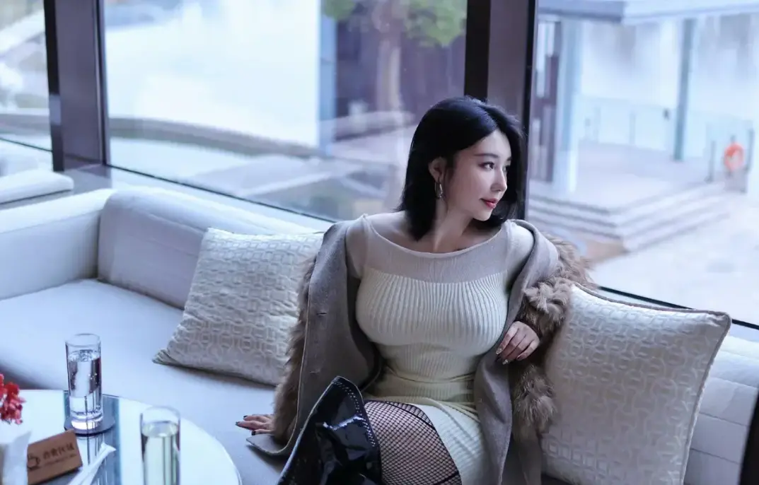 《教母三人行》Eliy短剧未删减完整版在线观看 - 教母三部曲蓝光高清全集免费播放 - 夸克网盘资源下载