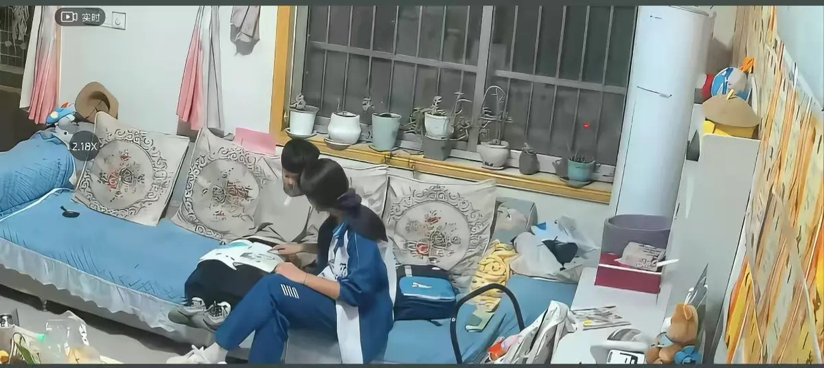 《来自姐姐的爱》无删减完整版在线播放-来自姐姐的爱全集高清正片免费看-姐姐管教弟弟暖心日常全收录